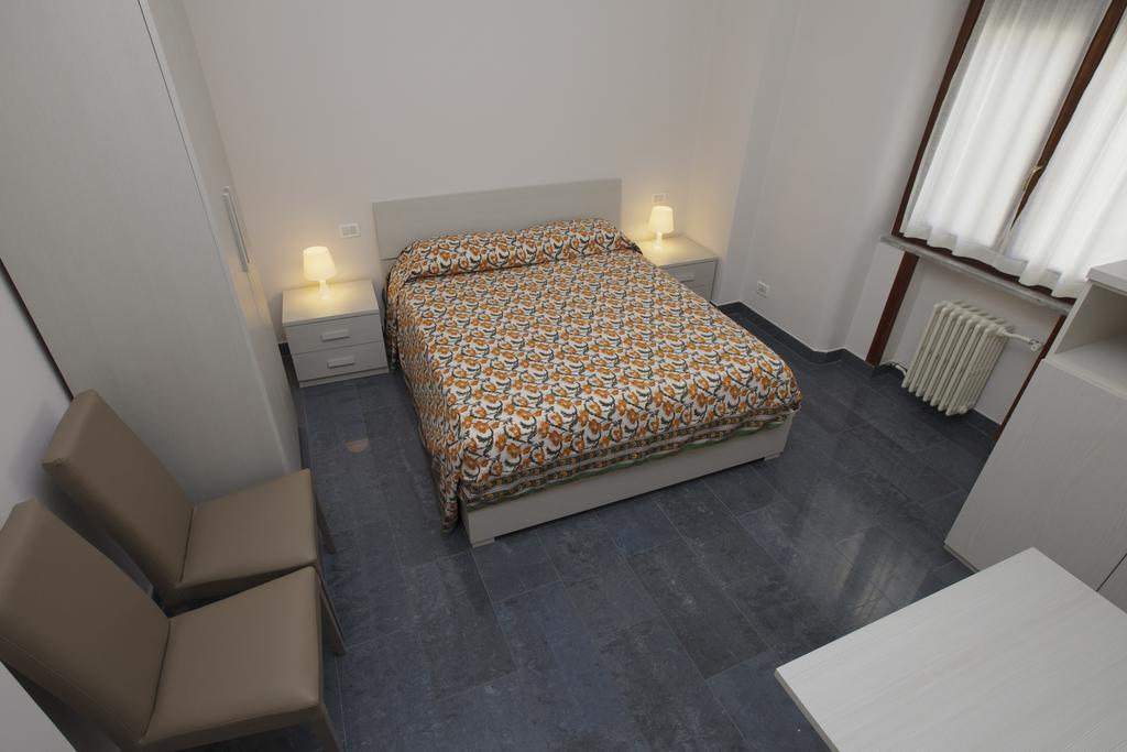 Italy Inn Genua Zimmer foto