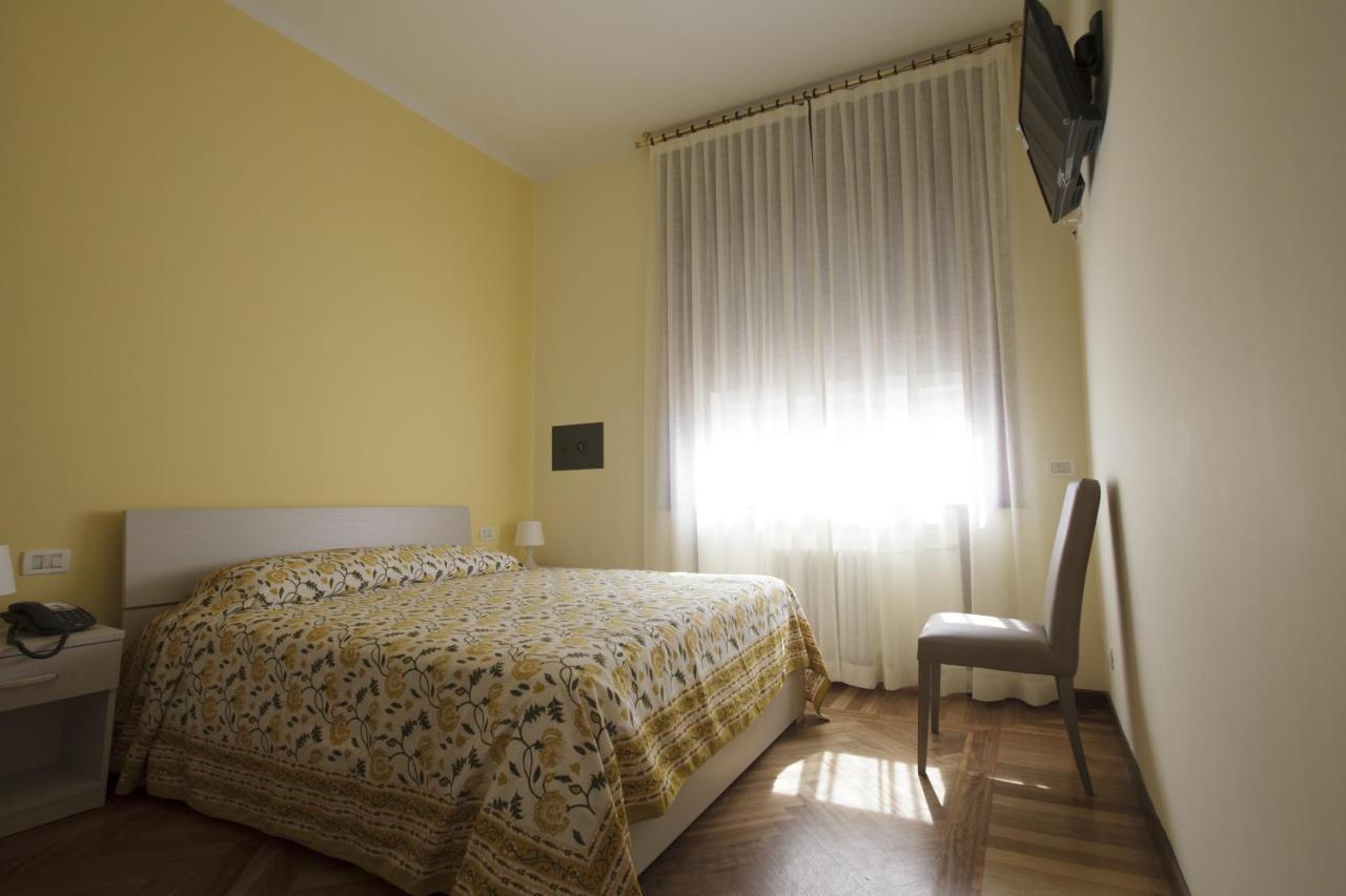 Italy Inn Genua Zimmer foto